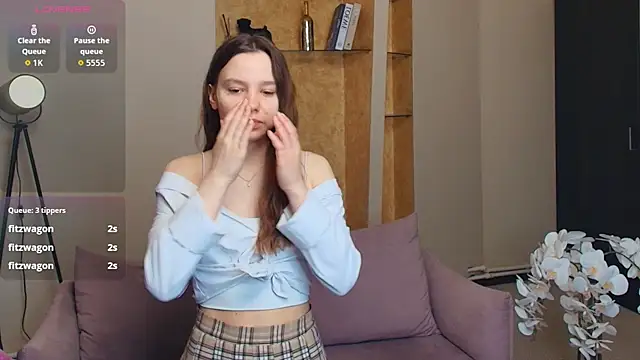 EdinaCordner online show from December 5, 10:38 am