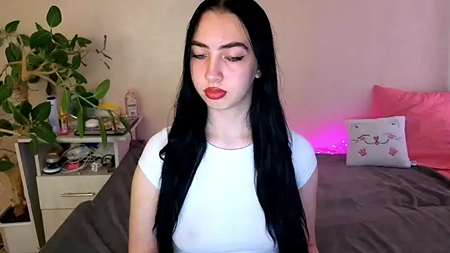 WildKittenX  online show from June 9, 4:12 am