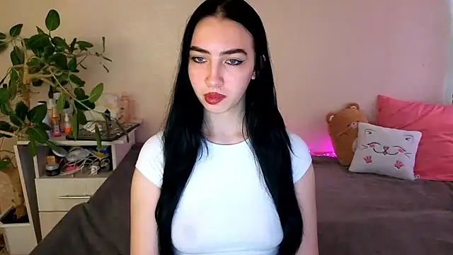 WildKittenX  online show from June 4, 4:17 am