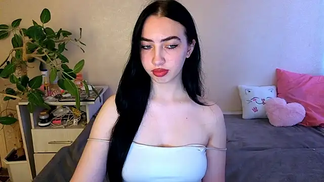 WildKittenX  online show from June 18, 4:25 am