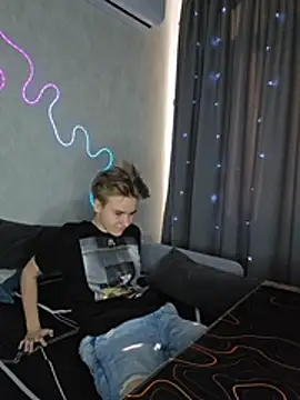 Jean Wilsons online show from March 6, 11:27 am