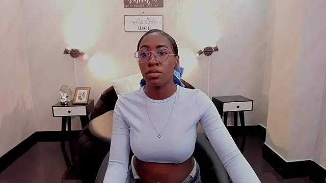 Qeen blackk online show from November 5, 9:20 pm