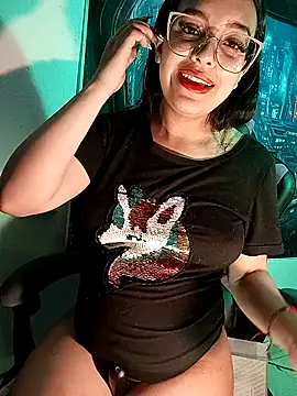 MiaStarts online show from January 8, 10:30 am