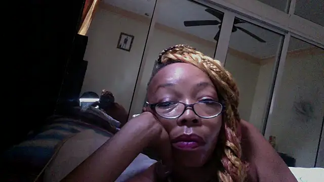 Ladyzee25 online show from October 17, 1:03 pm