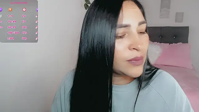 luna lgomez  online show from March 9, 12:08 pm