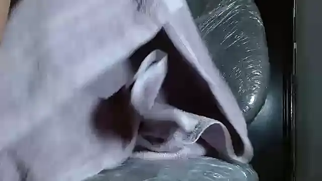 FresitaSquirt24 online show from October 4, 2:50 am