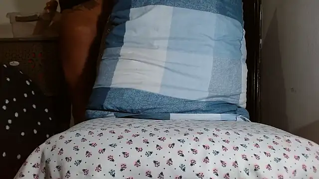 FresitaSquirt24 online show from October 5, 3:00 am