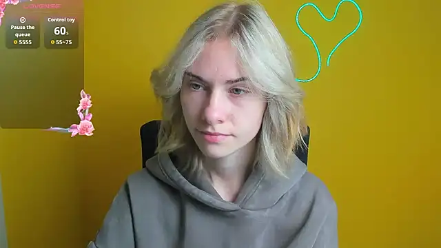 Snapshot of Fiona_Night chatting on October 22, 5:12 am Fiona Night online show from October 22, 5:12 am