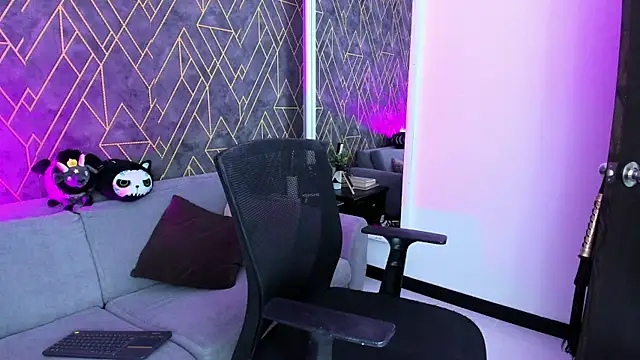 Tahara Romanov online show from November 10, 2:45 pm