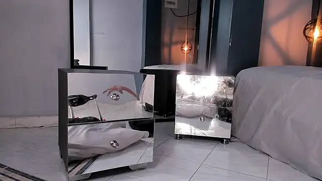 Snapshot of Melissa_23_ chatting on September 24, 3:05 am Melissa 23 online show from September 24, 3:05 am