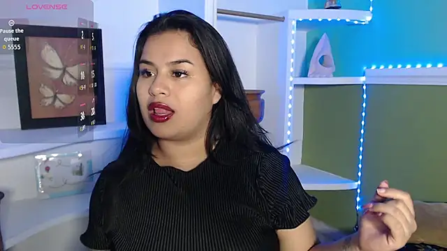 Snapshot of SamanthaSmiithh chatting on October 15, 11:18 pm SamanthaSmiithh online show from October 15, 11:18 pm