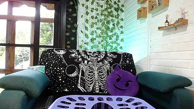 LiraSonnett online show from January 14, 9:42 pm