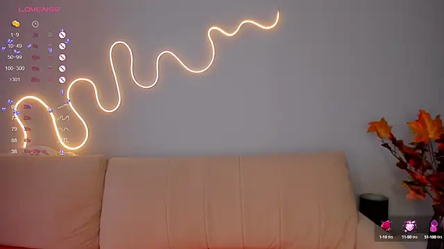 Snapshot of dinky__emily chatting on September 13, 10:01 am dinky  emily online show from September 13, 10:01 am