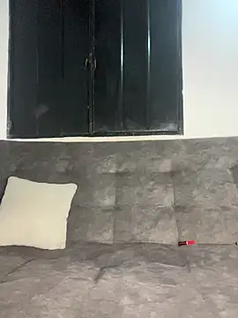 lunaxxx IAN11 online show from December 20, 11:20 pm