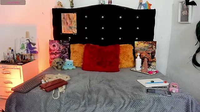 young jung online show from November 8, 9:42 pm