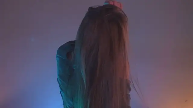 Amanda River online show from November 1, 7:40 pm