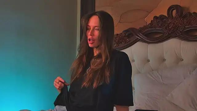 Amanda River online show from June 27, 6:14 pm