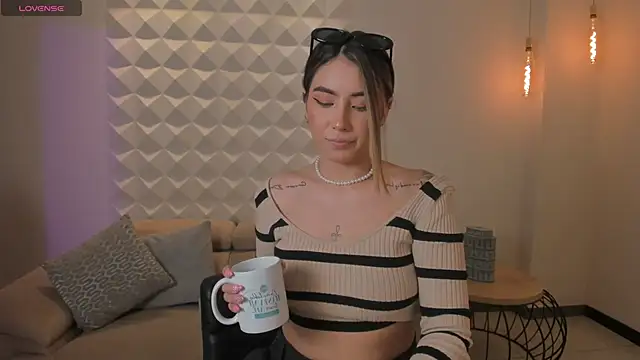 Snapshot of MaddisonCollins chatting on October 11, 7:49 pm MaddisonCollins online show from October 11, 7:49 pm
