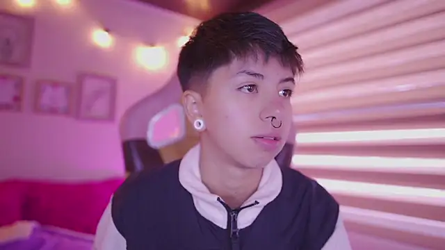 tommy blue online show from February 23, 12:59 pm