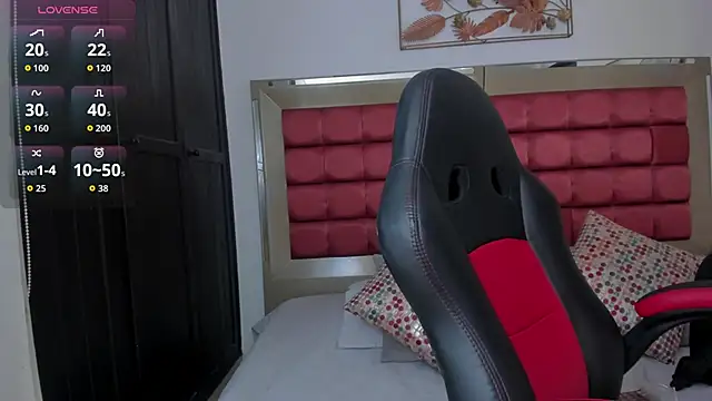 SaskiaGrendel online show from March 17, 12:14 am