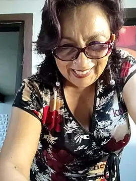 Tonhermosa online show from May 28, 9:23 pm