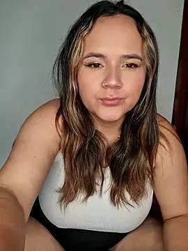 mandy-moore online show from May 31, 5:52 pm