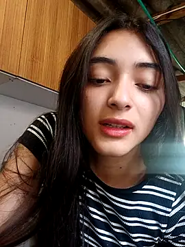 Valen Person online show from December 2, 5:15 pm