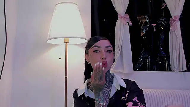 NinaVall online show from December 16, 12:49 am