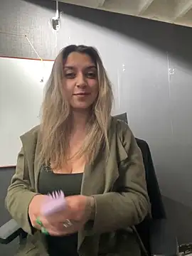 Isabella Varella online show from February 24, 12:37 pm