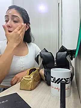 isabella winkler online show from March 17, 11:25 am