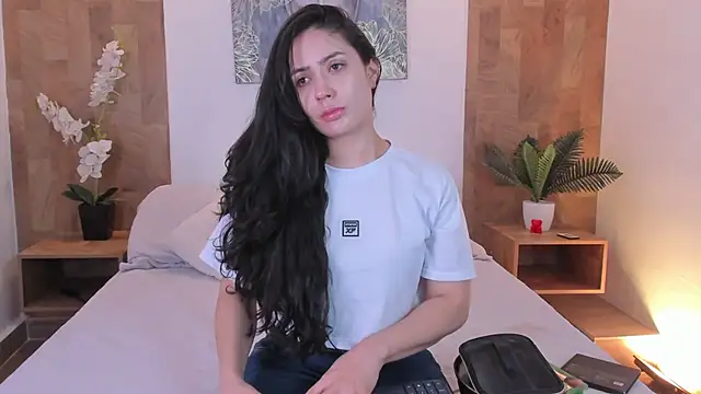 isabella winkler online show from June 15, 12:05 pm