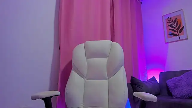 gaaby foxx online show from December 5, 1:45 pm