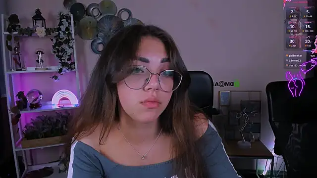 kiki swan online show from May 22, 4:49 pm
