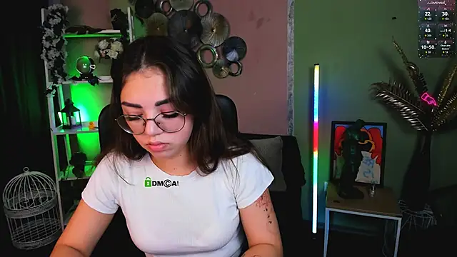 kiki swan online show from December 3, 9:11 am