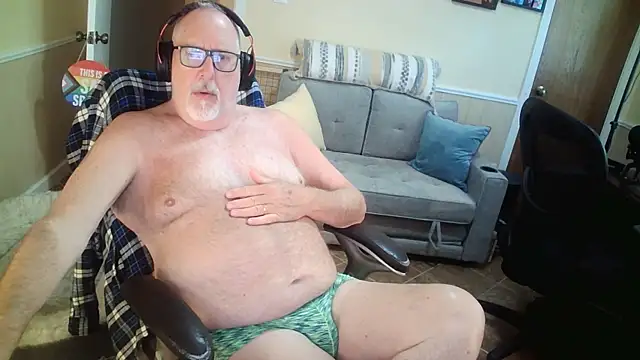 superbearboss online show from May 16, 4:50 pm
