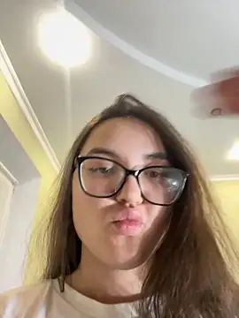 MiraLuccian online show from October 12, 8:00 pm