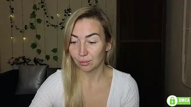 Kiss julli88I online show from November 14, 6:24 am