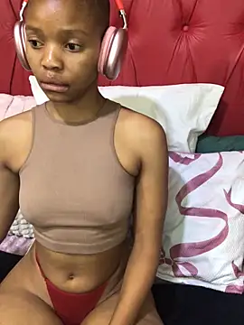 Snapshot of BondiBitch chatting on October 11, 12:15 am BondiBitch online show from October 11, 12:15 am