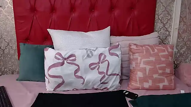 Snapshot of BondiBitch chatting on September 23, 1:53 pm BondiBitch online show from September 23, 1:53 pm