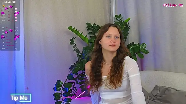 Snapshot of AmeliRoyse chatting on September 18, 5:33 pm AmeliRoyse online show from September 18, 5:33 pm