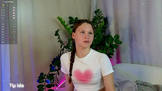 Snapshot of AmeliRoyse chatting on September 11, 5:13 pm AmeliRoyse online show from September 11, 5:13 pm
