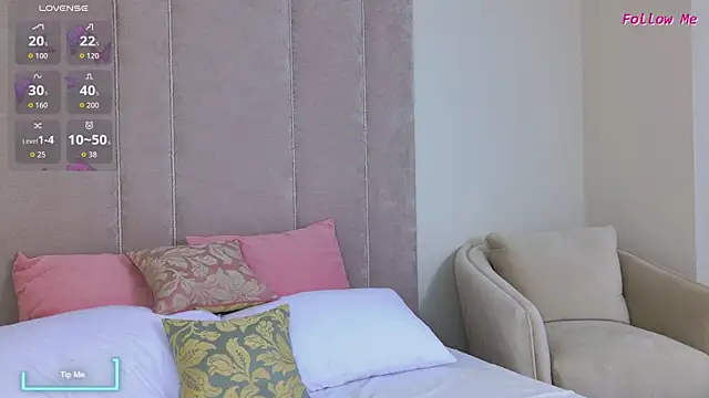 AmeliRoyse online show from April 5, 5:45 pm