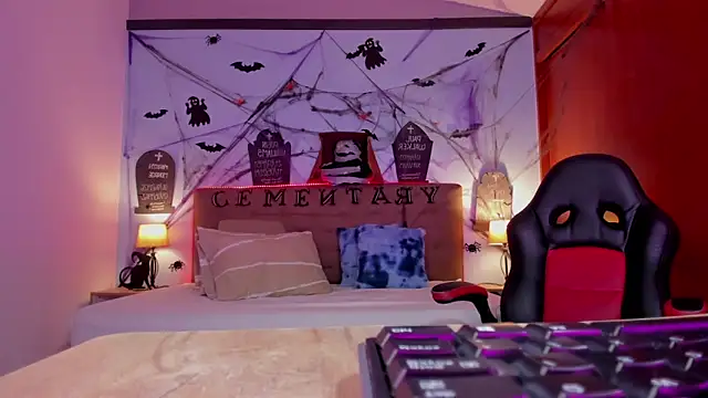  Lilly miller online show from October 28, 7:30 pm