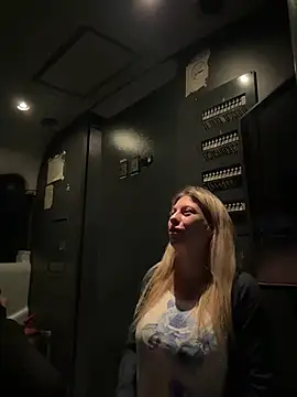 Snapshot of Alicedream5 chatting on September 22, 3:16 am Alicedream5 online show from September 22, 3:16 am