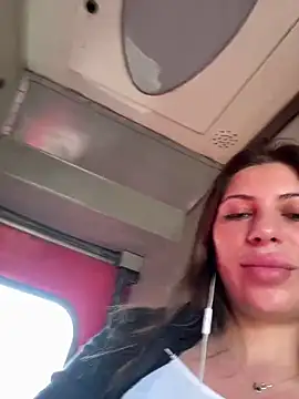 Snapshot of Alicedream5 chatting on October 22, 11:37 am Alicedream5 online show from October 22, 11:37 am