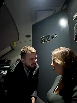 Snapshot of Alicedream5 chatting on October 16, 3:31 am Alicedream5 online show from October 16, 3:31 am