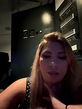 Snapshot of Alicedream5 chatting on September 12, 3:29 am Alicedream5 online show from September 12, 3:29 am