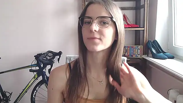 love megi online show from June 9, 1:32 pm