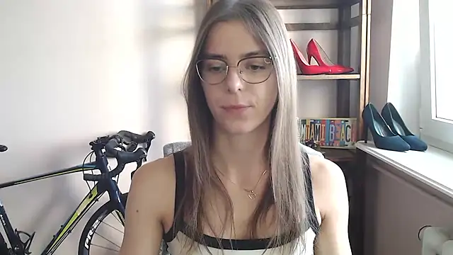 love megi online show from June 6, 6:30 am