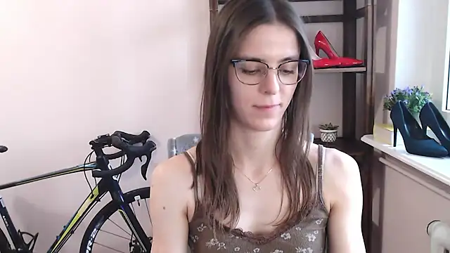 love megi online show from February 14, 2:41 pm